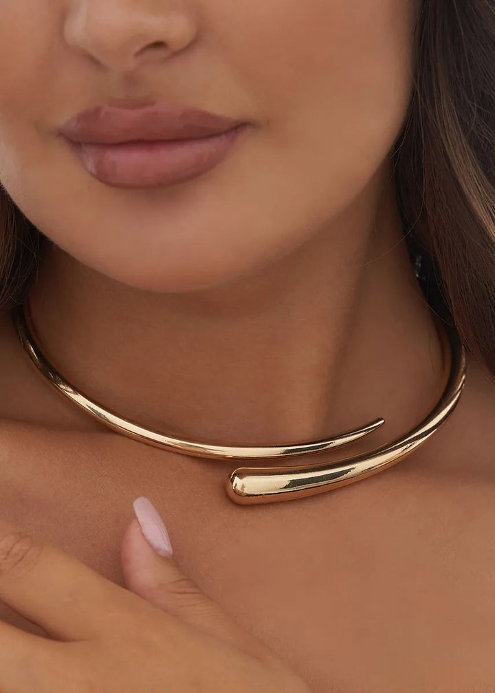 Metallic Asymmetrical Round Neck Choker