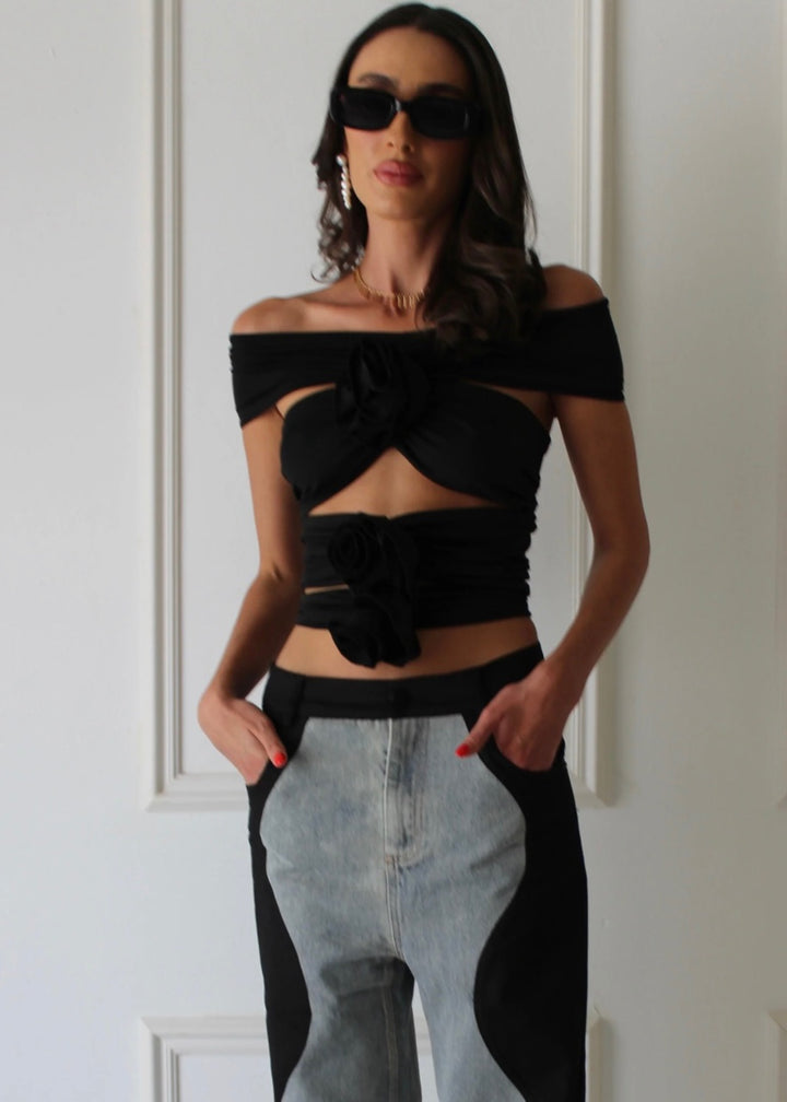 Off Shoulder Stereo Flower Cut Out Ruched Crop Top