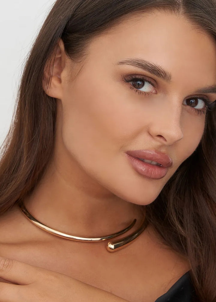 Metallic Asymmetrical Round Neck Choker