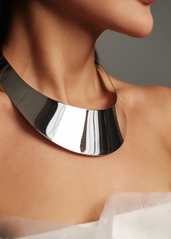 Metallic Wide Round Neck Choker