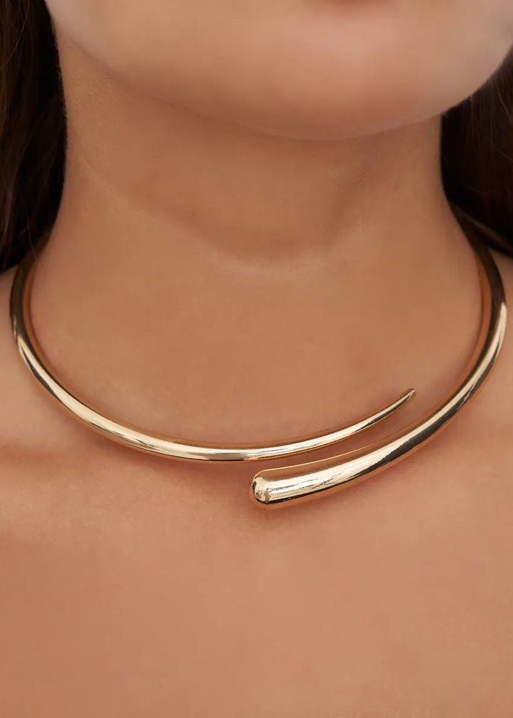 Metallic Asymmetrical Round Neck Choker