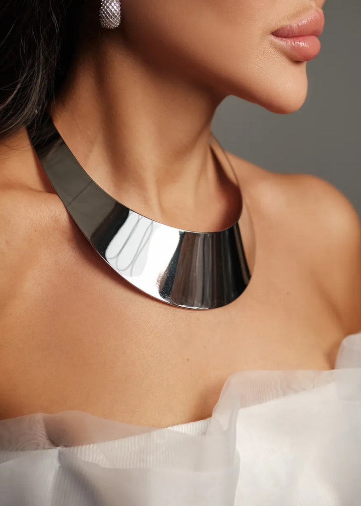 Metallic Wide Round Neck Choker