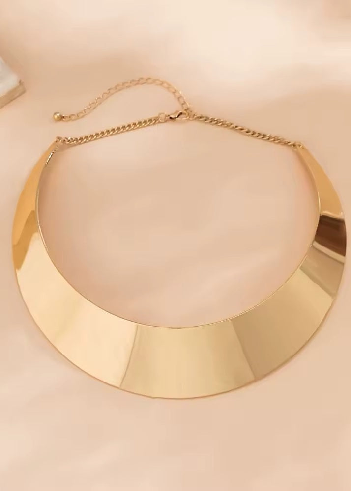 Metallic Wide Round Neck Choker