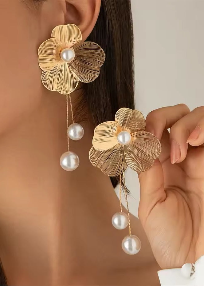 3D Floral Pearl Decor Drop Earrings