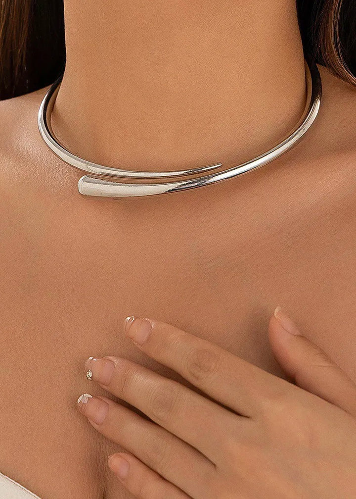 Metallic Asymmetrical Round Neck Choker