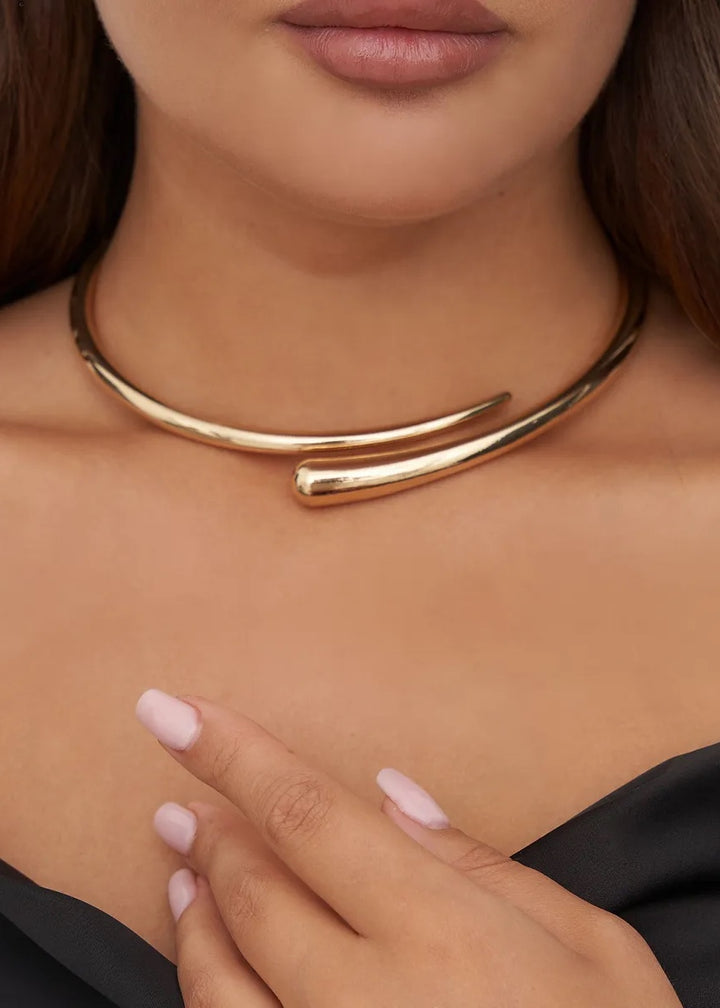 Metallic Asymmetrical Round Neck Choker