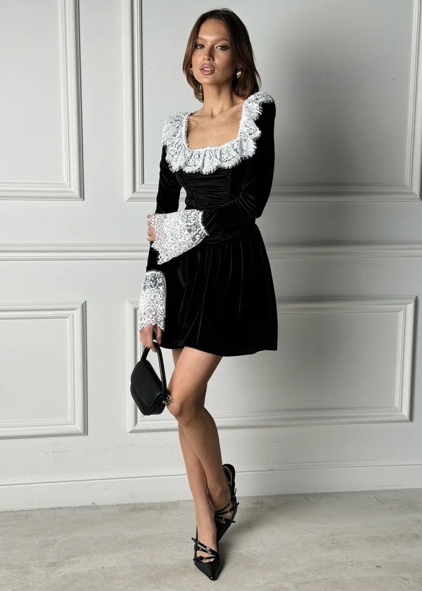 Lace Patchwork Long-Sleeved Velvet Mini Dress