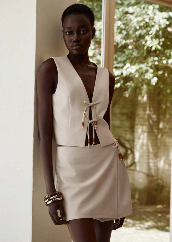 Sleeveless V-Neck Tie Front Crop Top