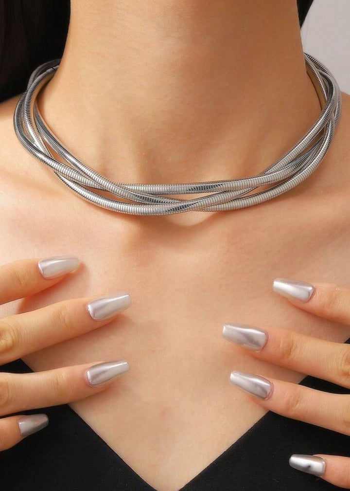 Intertwined Design Metal Choker Necklace